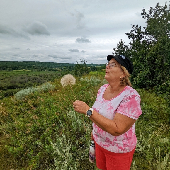 Meet your Posher, Juanita - Picture 3 of 3